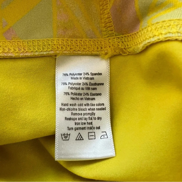 New Alo Yoga Airbrush Capri Leggings Zest Indio Geometric Print NWT Medium - Picture 13 of 13